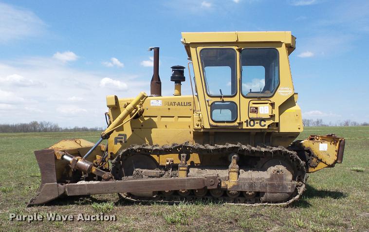 image for item J8523 1981 Fiat-Allis 10C dozer