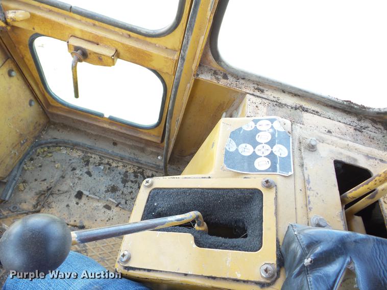 image for item J8523 1981 Fiat-Allis 10C dozer