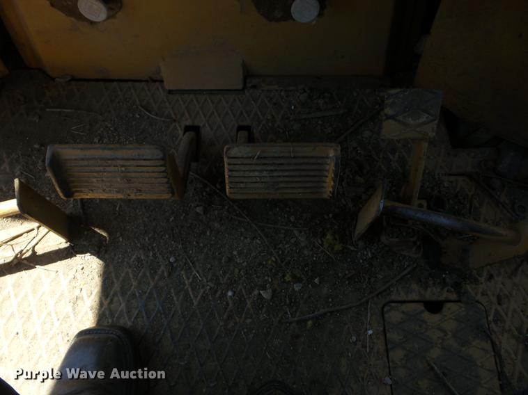 image for item J8523 1981 Fiat-Allis 10C dozer