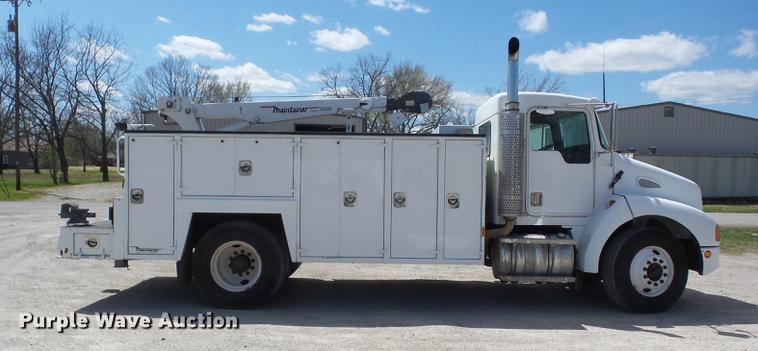 image for item J8527 2001 Kenworth T300 service truck