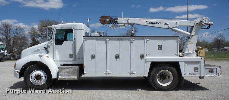 image for item J8527 2001 Kenworth T300 service truck