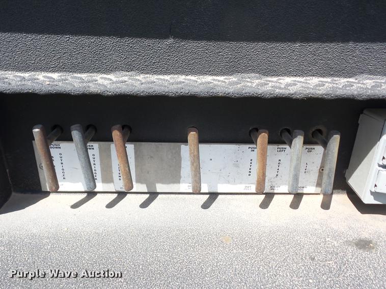 image for item J8527 2001 Kenworth T300 service truck