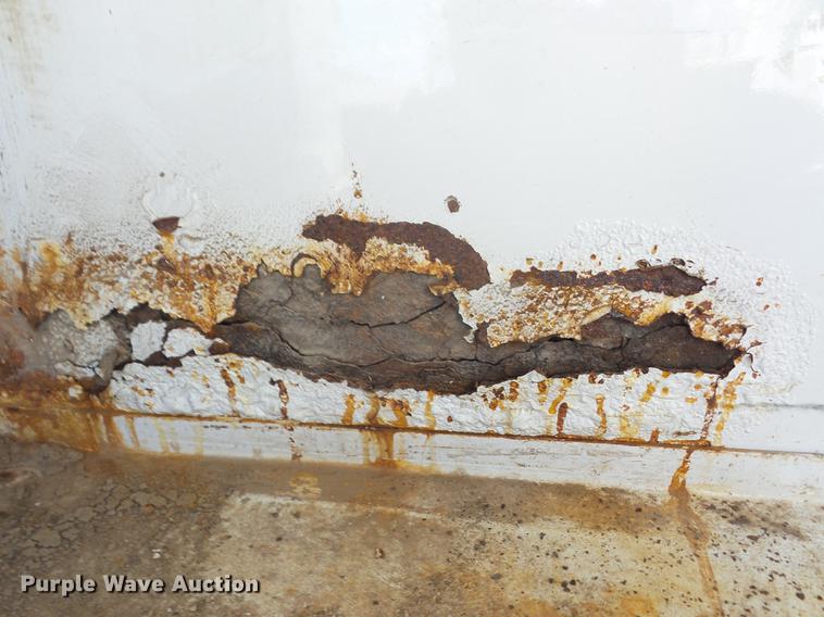 image for item J8527 2001 Kenworth T300 service truck