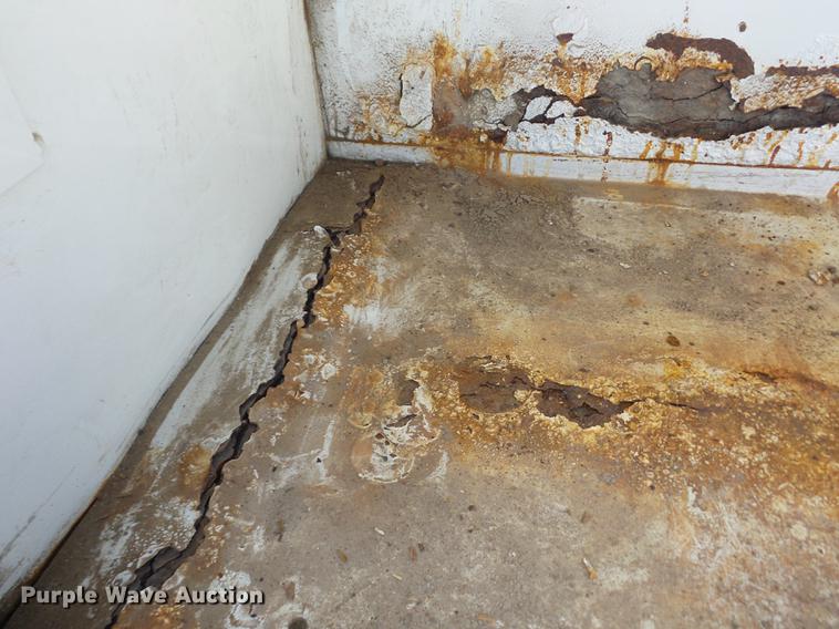 image for item J8527 2001 Kenworth T300 service truck