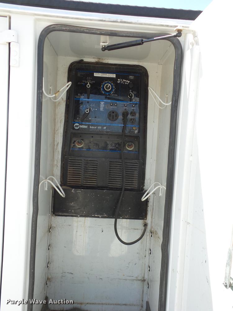 image for item J8527 2001 Kenworth T300 service truck