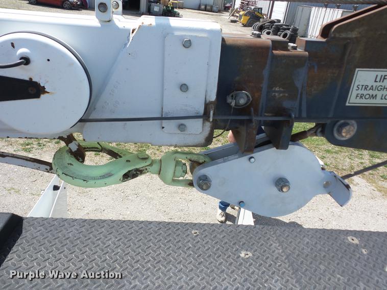 image for item J8527 2001 Kenworth T300 service truck