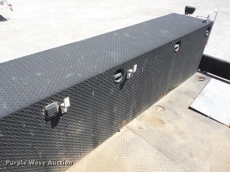 image for item J8527 2001 Kenworth T300 service truck