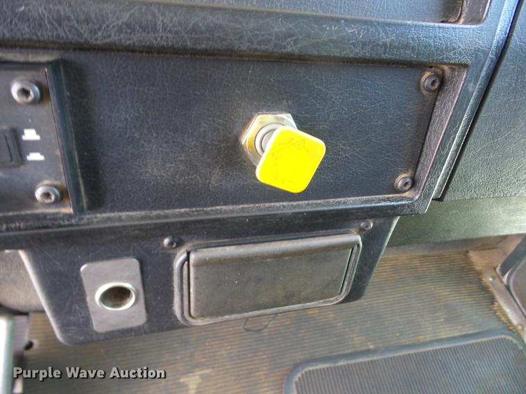 image for item J8528 1997 Kenworth T300 service truck