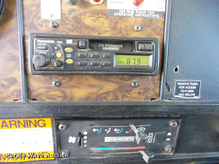 image for item J8528 1997 Kenworth T300 service truck