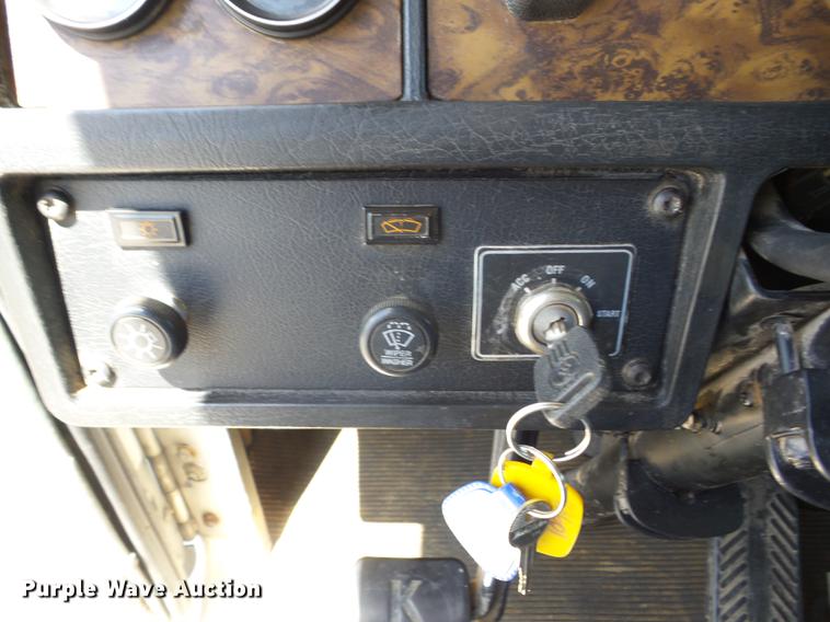 image for item J8528 1997 Kenworth T300 service truck