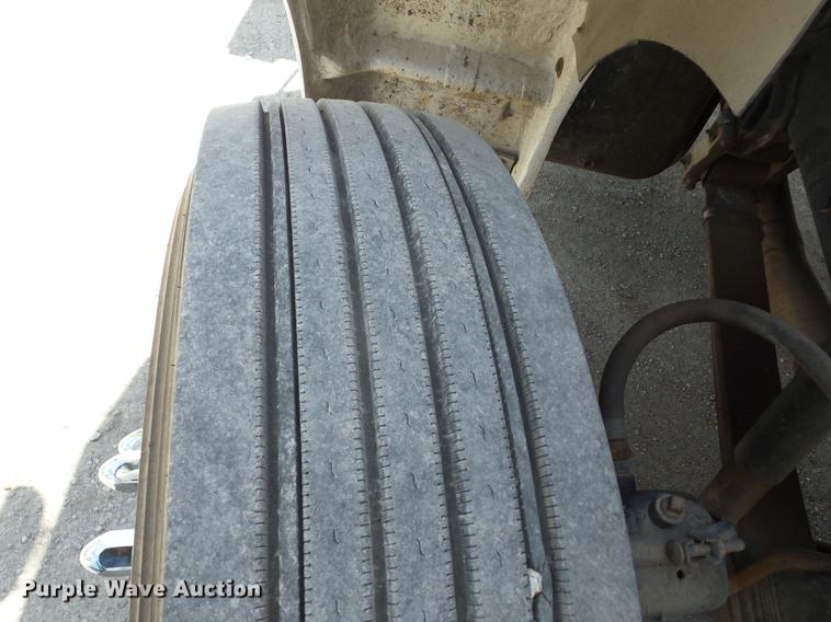 image for item J8528 1997 Kenworth T300 service truck