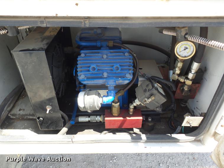 image for item J8528 1997 Kenworth T300 service truck