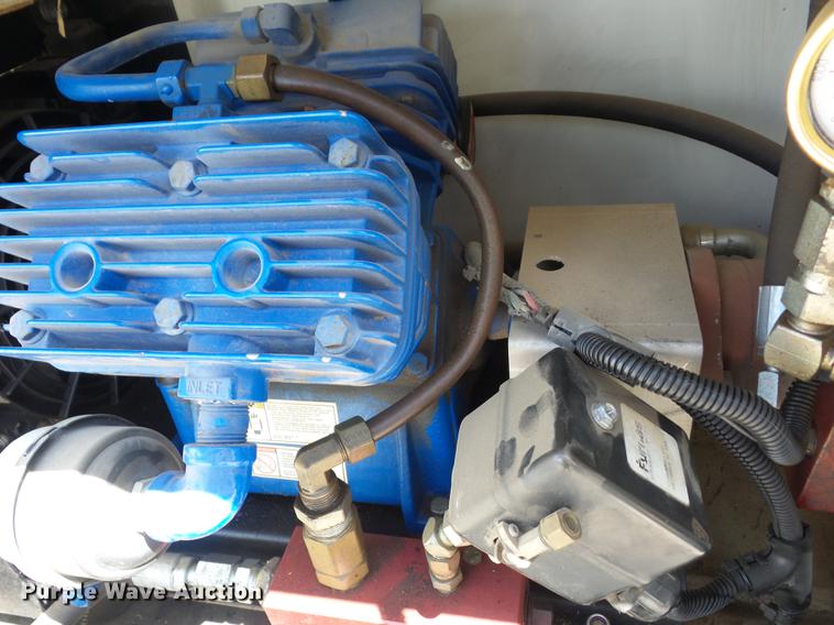 image for item J8528 1997 Kenworth T300 service truck