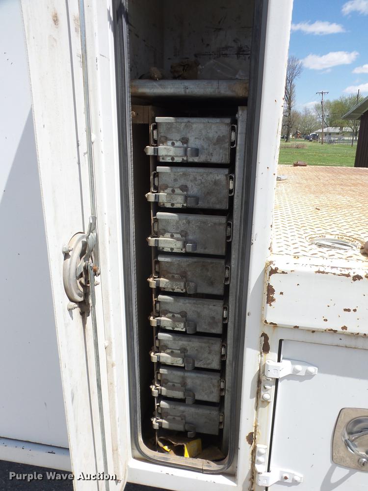 image for item J8528 1997 Kenworth T300 service truck