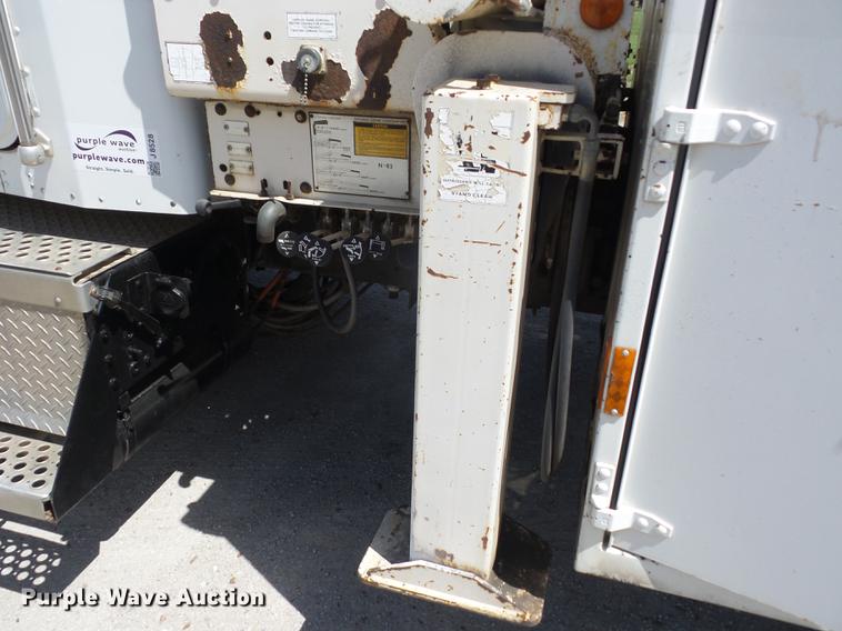 image for item J8528 1997 Kenworth T300 service truck