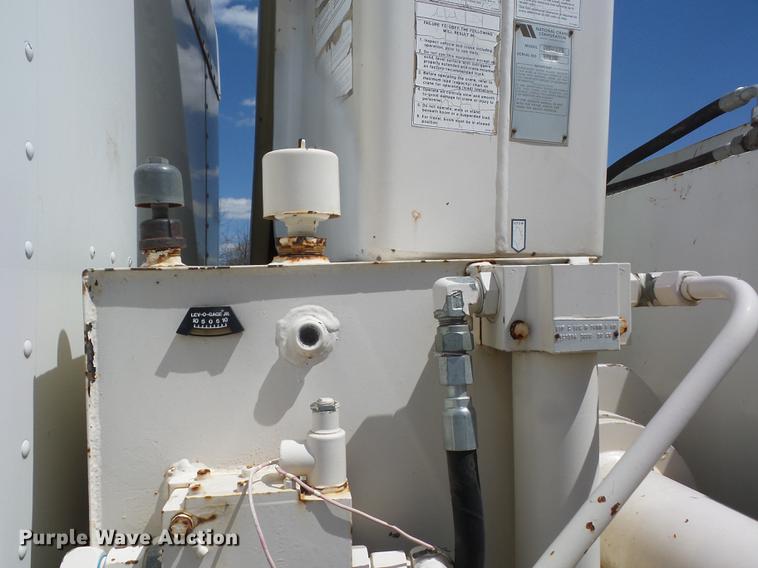 image for item J8528 1997 Kenworth T300 service truck