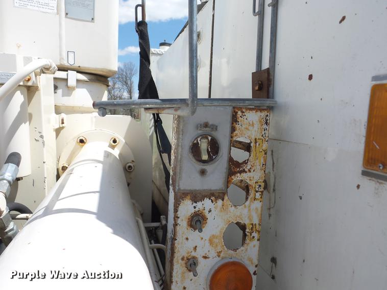 image for item J8528 1997 Kenworth T300 service truck