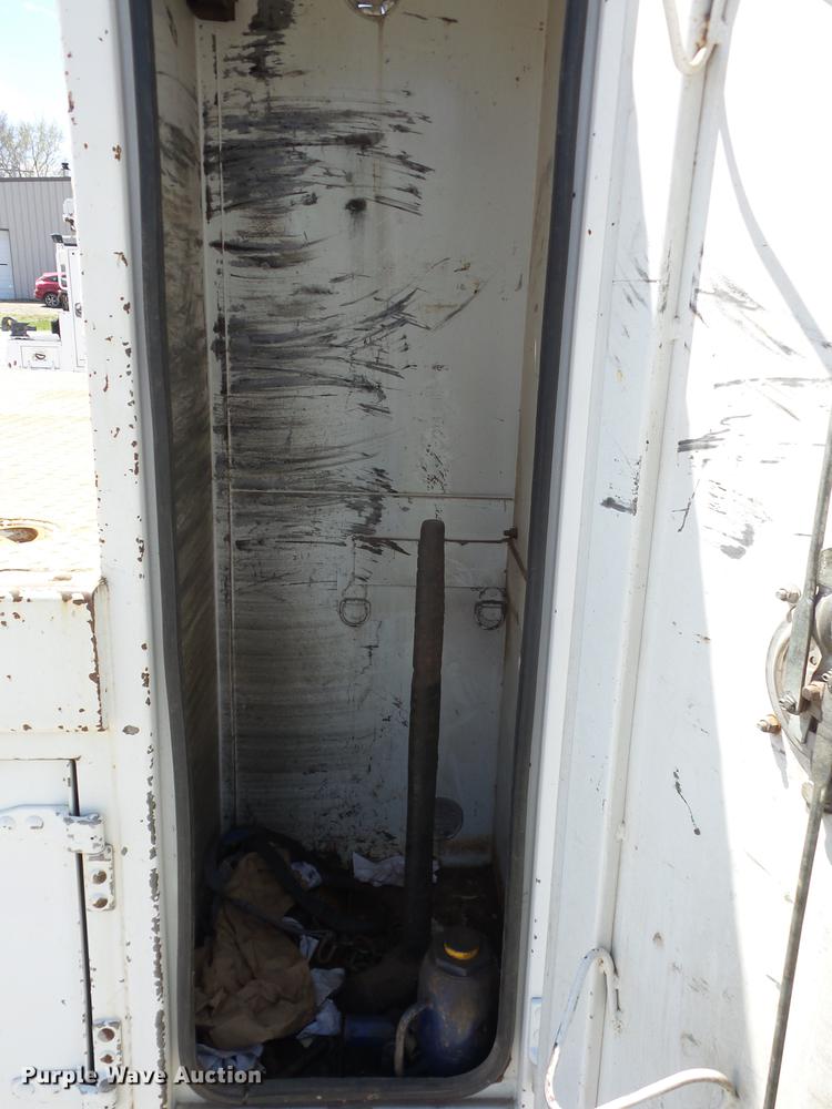 image for item J8528 1997 Kenworth T300 service truck