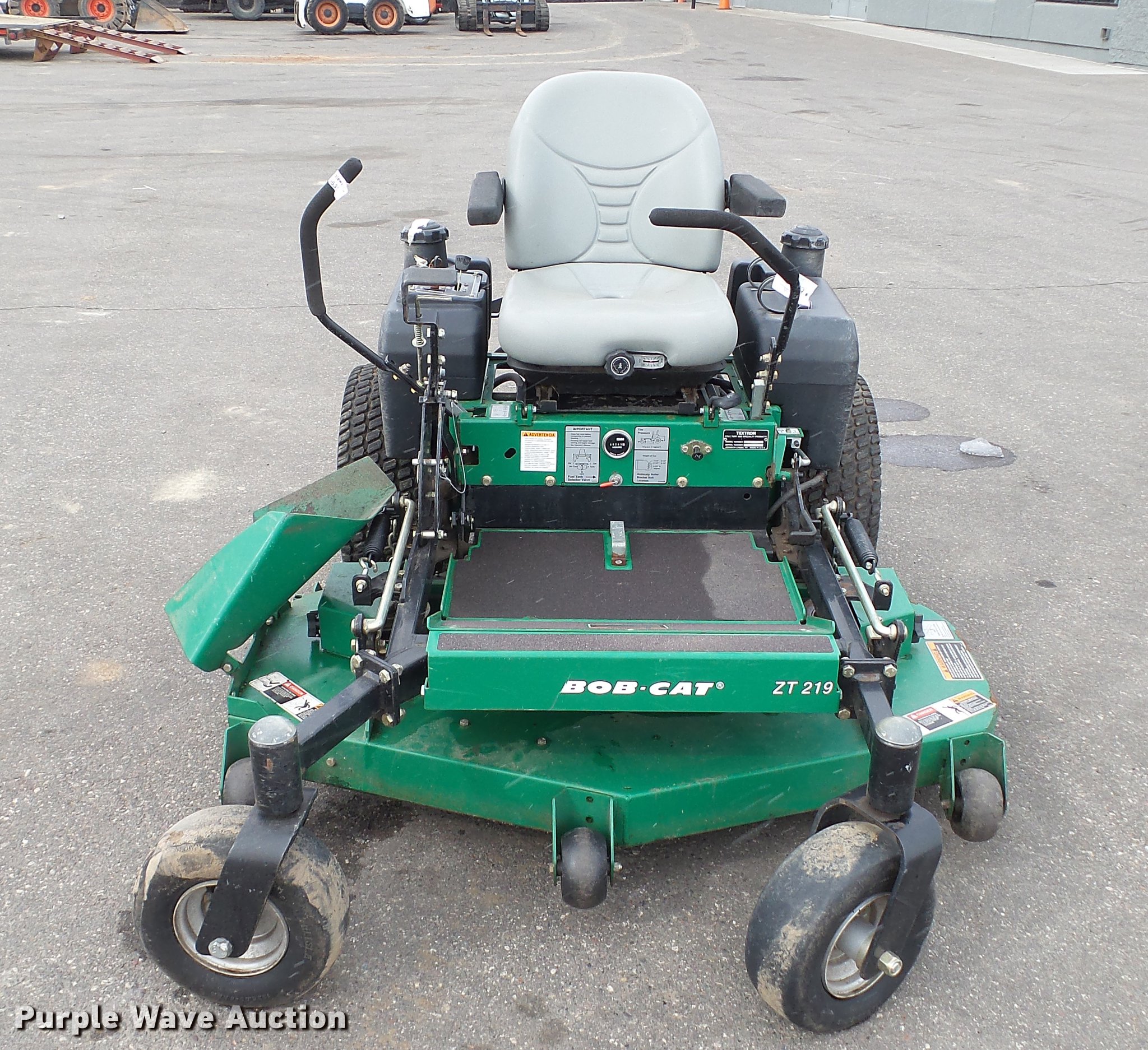 BobCat ZT219 ZTR lawn mower in Hudson, WI Item DV9635 sold Purple Wave