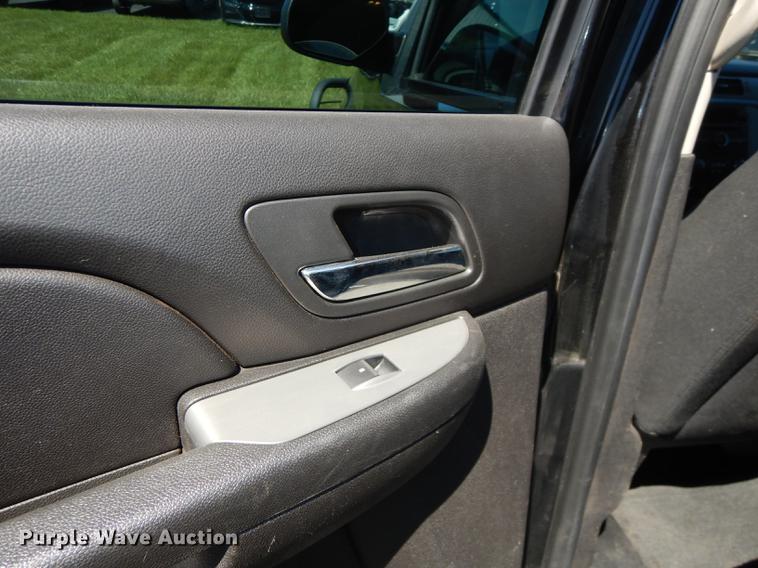 image for item DC0465 2012 Chevrolet Suburban 2500 SUV