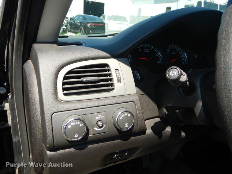 image for item DC0465 2012 Chevrolet Suburban 2500 SUV