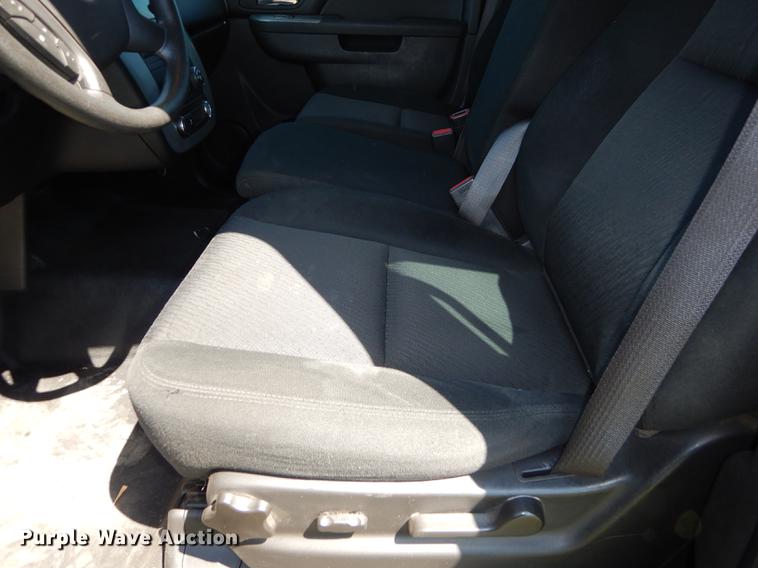 image for item DC0465 2012 Chevrolet Suburban 2500 SUV