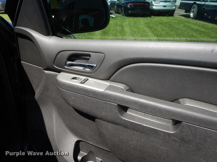 image for item DC0465 2012 Chevrolet Suburban 2500 SUV