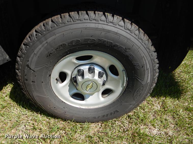 image for item DC0465 2012 Chevrolet Suburban 2500 SUV