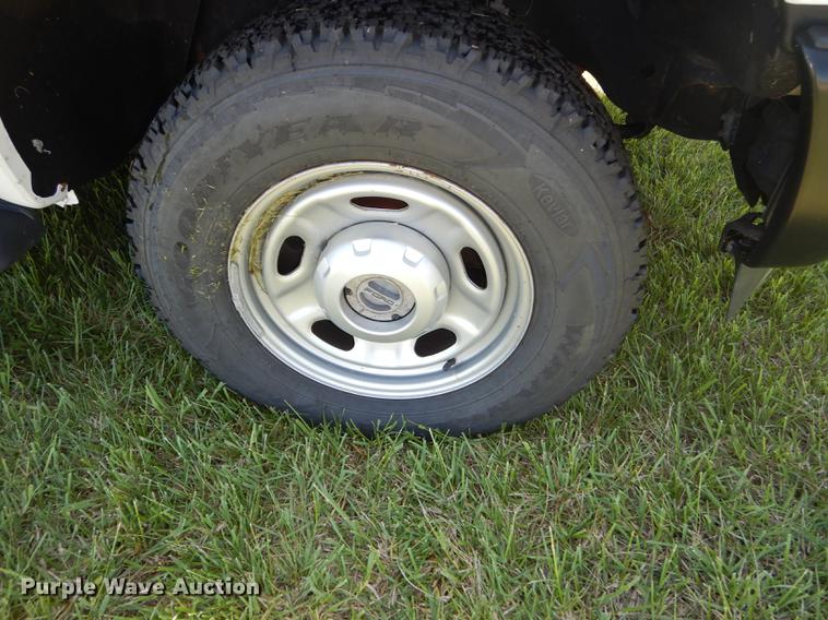 image for item DC0466 2012 Ford F250 Super Duty Crew Cab utility bed pickup truck