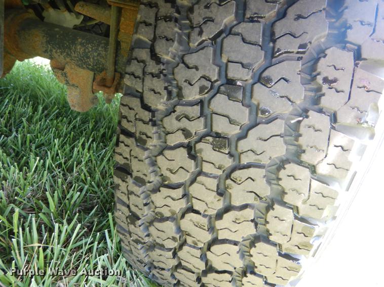 image for item DC0466 2012 Ford F250 Super Duty Crew Cab utility bed pickup truck