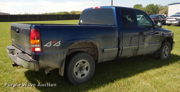 image for item DC0491 2002 Chevrolet Silverado 1500 LS Ext. Cab pickup truck