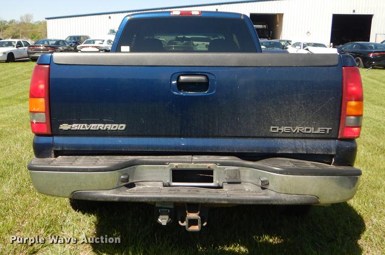 image for item DC0491 2002 Chevrolet Silverado 1500 LS Ext. Cab pickup truck