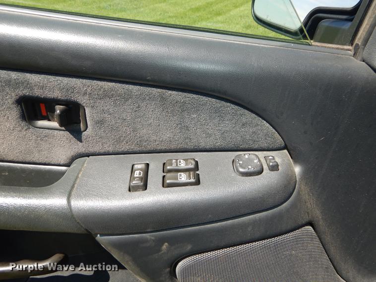 image for item DC0491 2002 Chevrolet Silverado 1500 LS Ext. Cab pickup truck