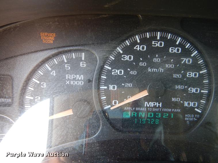 image for item DC0491 2002 Chevrolet Silverado 1500 LS Ext. Cab pickup truck