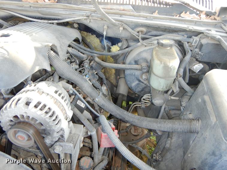 image for item DC0491 2002 Chevrolet Silverado 1500 LS Ext. Cab pickup truck