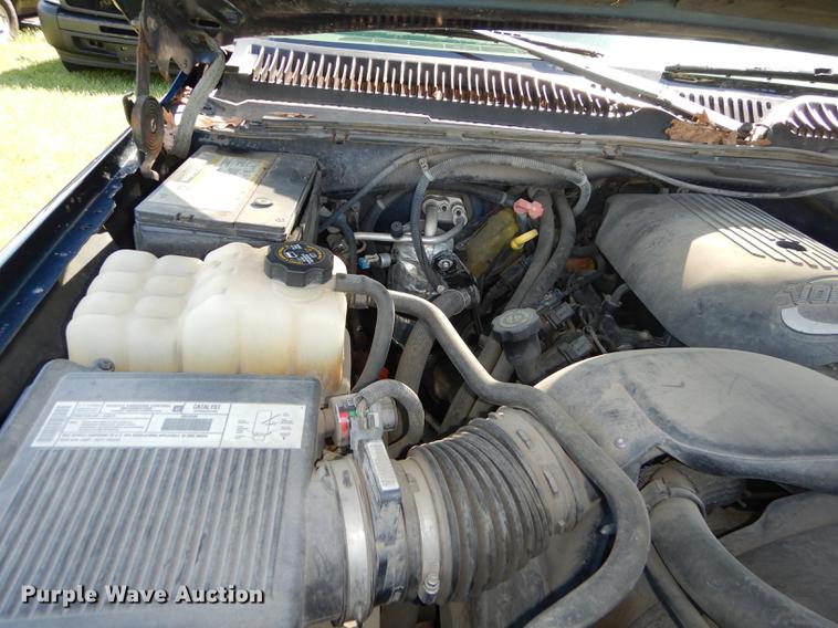 image for item DC0491 2002 Chevrolet Silverado 1500 LS Ext. Cab pickup truck