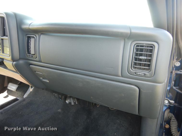 image for item DC0491 2002 Chevrolet Silverado 1500 LS Ext. Cab pickup truck