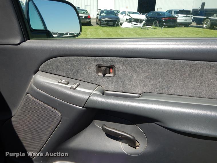 image for item DC0491 2002 Chevrolet Silverado 1500 LS Ext. Cab pickup truck