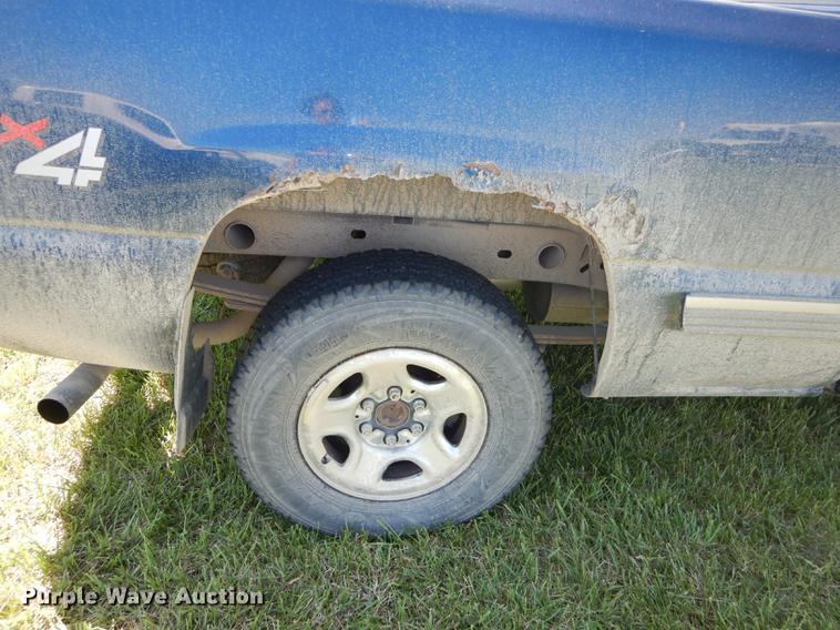 image for item DC0491 2002 Chevrolet Silverado 1500 LS Ext. Cab pickup truck