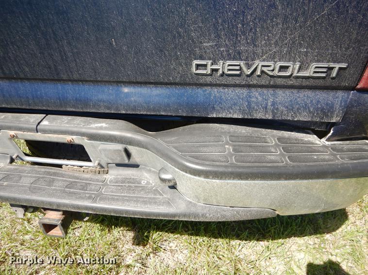 image for item DC0491 2002 Chevrolet Silverado 1500 LS Ext. Cab pickup truck