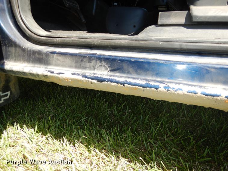 image for item DC0491 2002 Chevrolet Silverado 1500 LS Ext. Cab pickup truck