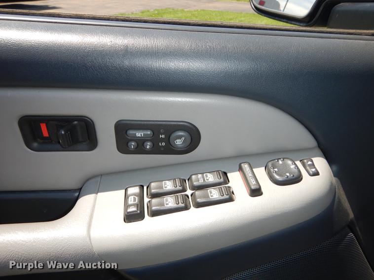 image for item DC0494 2001 Chevrolet Suburban K1500 SUV