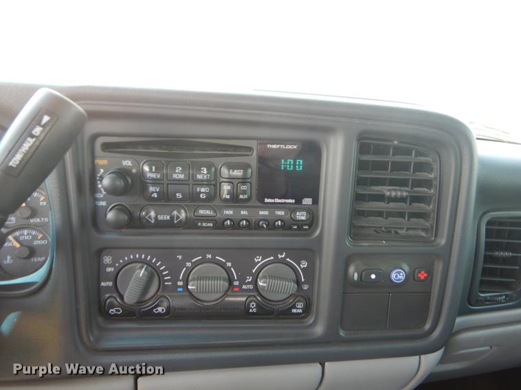 image for item DC0494 2001 Chevrolet Suburban K1500 SUV