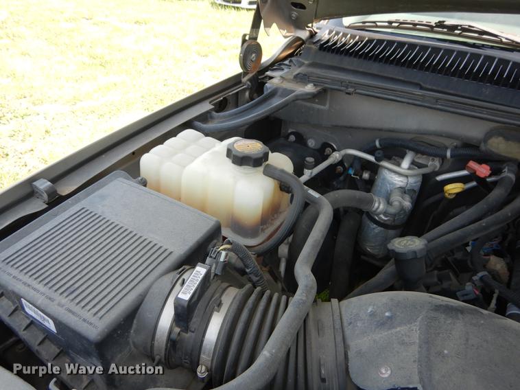 image for item DC0494 2001 Chevrolet Suburban K1500 SUV