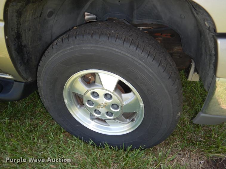 image for item DC0494 2001 Chevrolet Suburban K1500 SUV