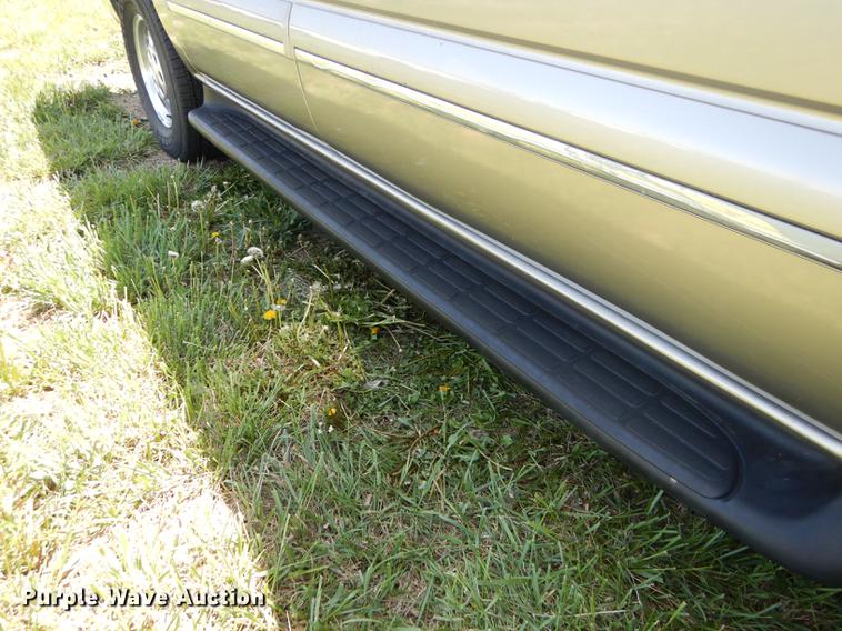 image for item DC0494 2001 Chevrolet Suburban K1500 SUV