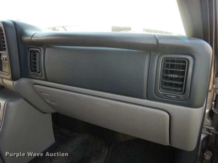 image for item DC0494 2001 Chevrolet Suburban K1500 SUV