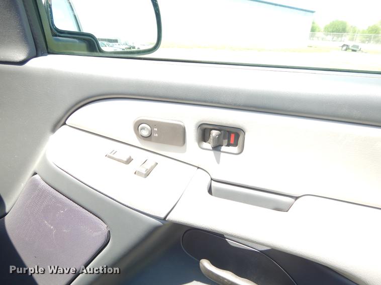 image for item DC0494 2001 Chevrolet Suburban K1500 SUV