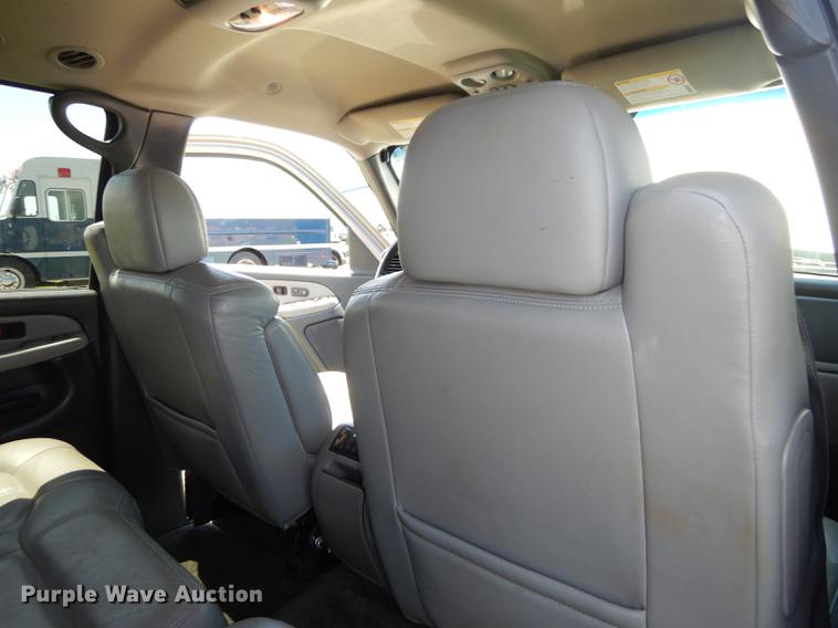 image for item DC0494 2001 Chevrolet Suburban K1500 SUV
