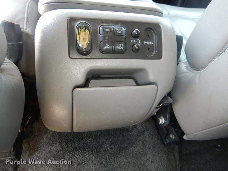 image for item DC0494 2001 Chevrolet Suburban K1500 SUV